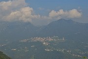 42 Zoom su Costa Serina, il Monte Suchello a dx e l'Alben a sx